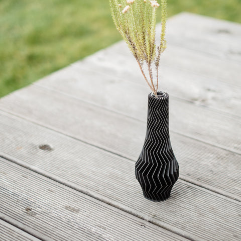 ZIGZAG VASES