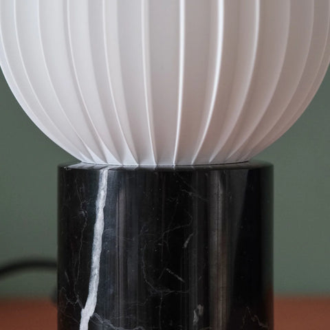 CAPSULE STRAIGHT TABLE LAMP